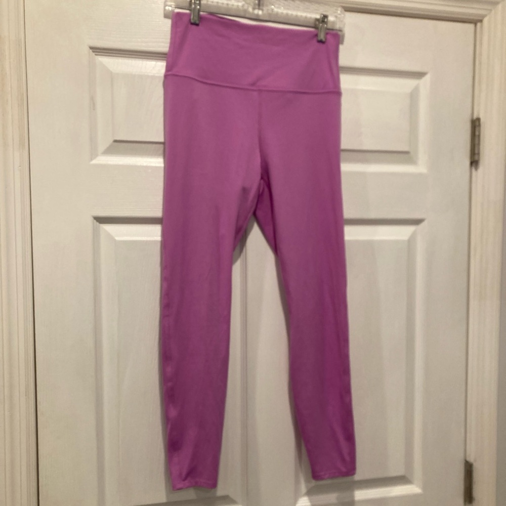 All in Motion Purple High Rise Leggings Size Medium Athletic Yoga Activewear👙